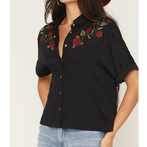 Blusa Nueva a Precio Bajo, Informal, Sencilla, de Manga Corta, con Botones a Presión, Estilo Occidental, Bordada, para Mujer, OOTD - Product Image 4