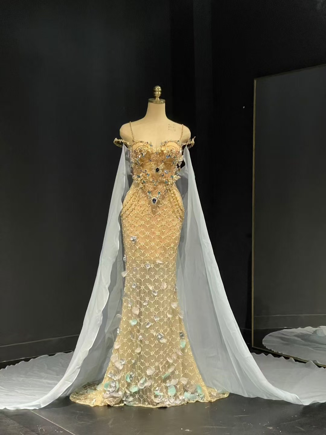 Wholesale Gold Cape Dress Crystal & Beaded | Alibaba.com