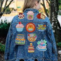 Patchs brodés personnalisés en chenille non tissée thermocollants, motif animal de dessin animé 3D en relief, forme drapeau rond, pour vêtements, chapeaux et sacs
