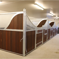 Boîtes à chevaux portatives de luxe résistantes à la pourriture boîtes à chevaux mobiles personnalisées d'écurie de cheval de qualité professionnelle écologique