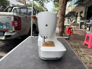 Máquina de Coser Doméstica de Una Sola Aguja Fashion 3342 con Función de Ojal Automático y Enhebrador Integrado en Venta - Product Image 4