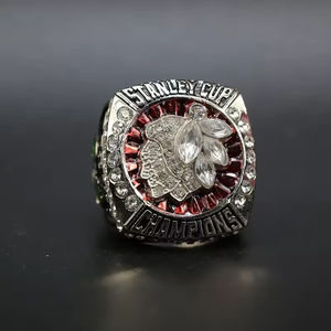 Alliage de haute qualité en gros transfrontalier pour 1934 1961 2010 2013 <span class=keywords><strong>Chicago</strong></span> Blackhawks Hockey Championship Rings Plaqué or 18 carats - Product Image 3