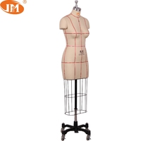 Mannequin de couture professionnel semi-élastique pour femme avec support en cage métallique pour la création de patrons, le drapage, la vérification des échantillons et l'usage en studio de confection.