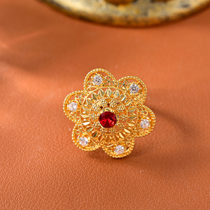 Vente en gros de bijoux vintage en laiton plaqué or 14 carats 18 carats 24 carats en forme de fleur en zircon creux, bague de mariage étanche - Product Image 3