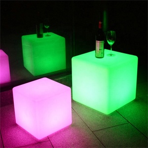 <span class=keywords><strong>Tabouret</strong></span> en cube d'éclairage <span class=keywords><strong>de</strong></span> meubles LED RVB modernes <span class=keywords><strong>Tabouret</strong></span> <span class=keywords><strong>de</strong></span> <span class=keywords><strong>bar</strong></span> amusant télécommandé avec changement <span class=keywords><strong>de</strong></span> couleur pour <span class=keywords><strong>bar</strong></span> à domicile et ferme - Product Image 3