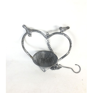 Mangeoire à oiseaux suspendue en métal <span class=keywords><strong>peint</strong></span>, style rustique, antique, vintage, design en forme de cœur, résistante à l'eau, pour l'extérieur, la cour, l'observation des oiseaux - Product Image 6
