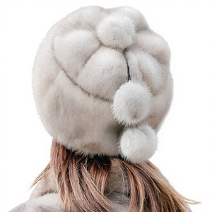Bonnet en fausse fourrure pour femme, chapeau d'hiver, couleur unie, design mignon avec pompon, tricoté à la main, chaud, style décontracté, adulte, 56-58 cm - Product Image 2