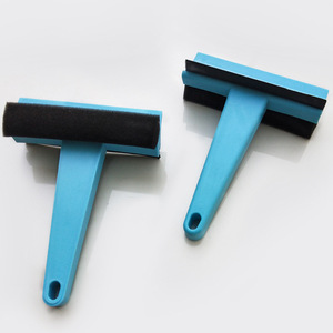 Brosse à vitres en silicone bleue, éponge manuelle pour le lavage de voiture, nettoyage des vitres et application de film. - Product Image 1