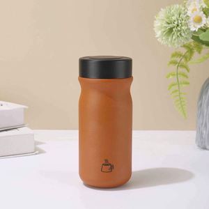 Gobelet en acier inoxydable avec un design moderne et une isolation thermique - Product Image 5