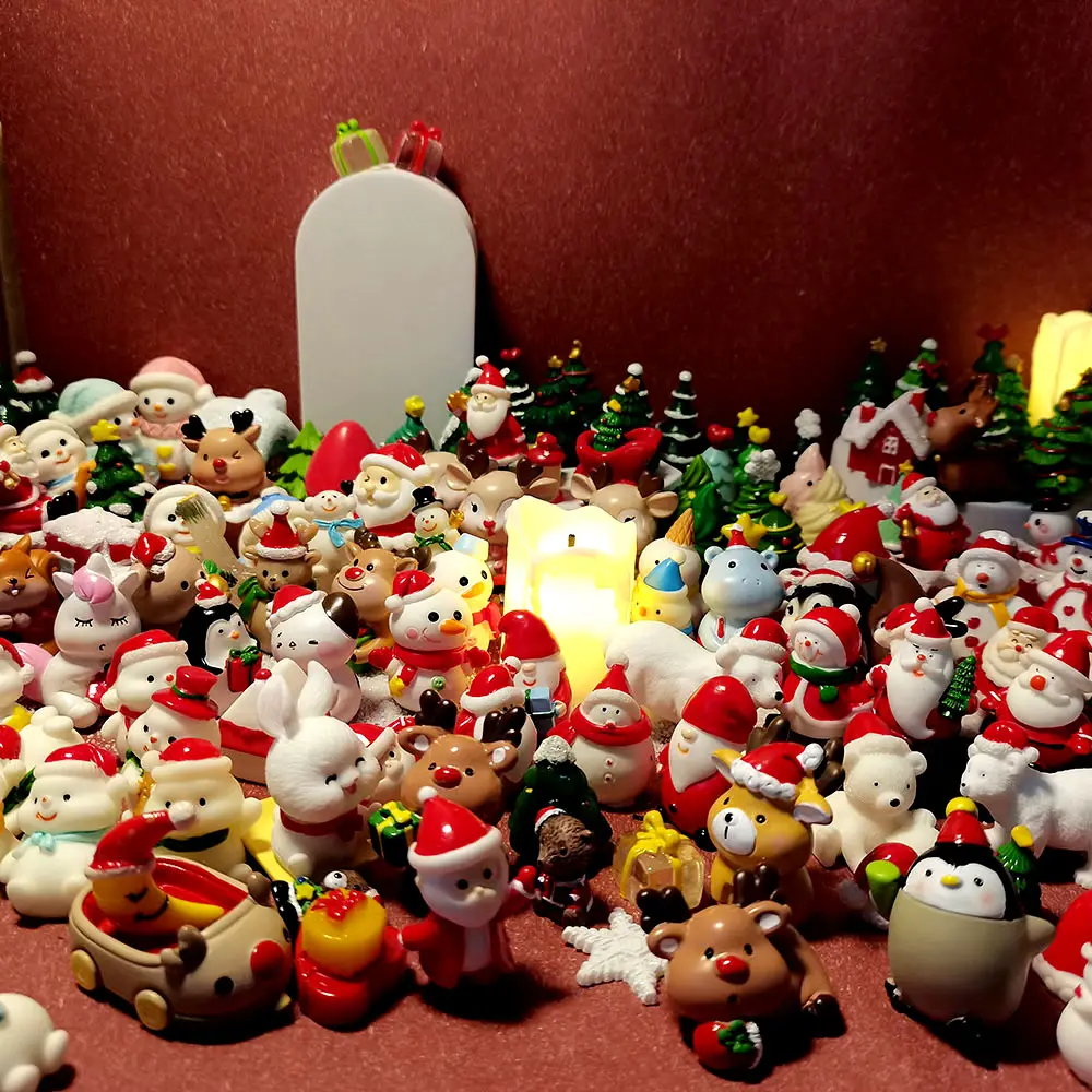 Albero di natale babbo natale pupazzo di neve alce Gif Box figurine in resina decorazioni per la casa 2024 forniture per ornamenti di capodanno miniature natalizie