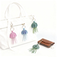 Cadeaux en gros, porte-clés en verre fait main avec des perles de verre, breloque en alliage en forme de méduse, charme mignon de la vie marine océanique, accessoire de sac à la mode