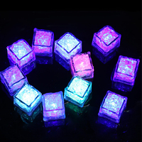 Cube de glace LED activé par l'eau rapide et lent glaçons clignotants pour une fête de bar romantique