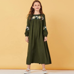 Abiti Casual Musulmani per Bambine con Ricamo Turco Verde a Maniche Lunghe per Abbigliamento Islamico - Product Image 4