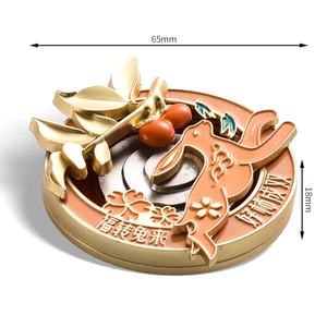 Medalla Deportiva Metálica Personalizada con Diseño Único y Especial en Forma de Trofeo 3D - Product Image 4