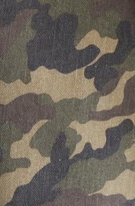 Мужские и женские джинсовые шорты с камуфляжным принтом - Product Image 6