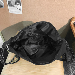 Korean Style Solid Color Crossbody Bag Large Capacity Nylon Men's And Women's Everyday Use Spring 2025 - Product Image 3