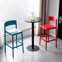 Chaise de Bar Moderne de Luxe en Plastique PP Confortable Dossier Haut avec Capacité d'Empilage pour la Maison Salle à Manger en Plein Air Vente en Gros de Haute Qualité