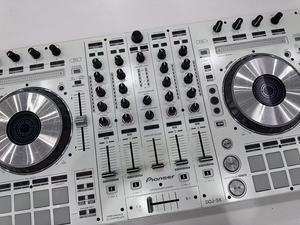 Controlador Digital <span class=keywords><strong>Pioneer</strong></span> DDJ-SX Ddjsx Blanco de Cuatro Canales para Serato <span class=keywords><strong>DJ</strong></span> <span class=keywords><strong>Pro</strong></span> - Product Image 4