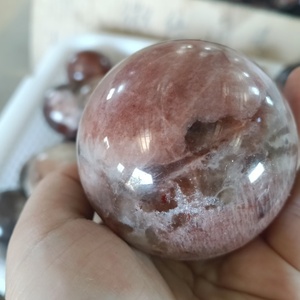 ลูกบอลควอตซ์คริสตัลทรงกลมลายจุดสีแดงเข้มตามธรรมชาติสำหรับงานหัตถกรรมสำหรับตกแต่ง - Product Image 1