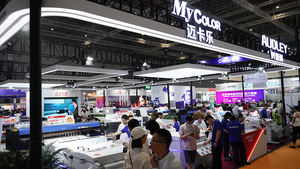 3D TPU tessuto <span class=keywords><strong>logo</strong></span> UV stampante automatica UV DTF Flatbed stampante per Custom custodia per telefono acrilico metallo e maglia da calcio stemmi - Product Image 6