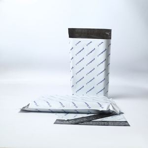 Sacs d'expédition en polyéthylène blancs personnalisés de haute qualité avec logo, enveloppes d'expédition, sacs de courrier, sacs d'emballage imprimés - Product Image 3