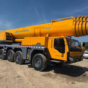 Grúa hidráulica usada de 240 toneladas con pluma telescópica de 160 m, marca china original, pocas horas de uso, certificación CE - Product Image 1