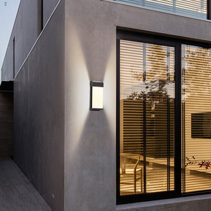 Appliques murales noires nordiques longue bande maison extérieure applique murale linéaire jardin Ip65 Led étanche lampes murales extérieures modernes - Product Image 4