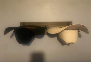 حامل قبعات خشبي معدني بسيط للتثبيت على الحائط، منظم لقبعات رعاة البقر، علاقة تخزين لغرفة المعيشة متعددة الاستخدامات - Product Image 2