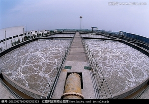 Polímero de alto rendimiento de poliacrilamida catiónica (CPAM) soluble en agua 100% para la deshidratación eficiente de lodos de aguas residuales municipales - Product Image 4