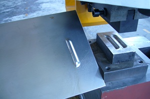 Kingston 120 ton hydraulische ponsmachine met hoge productiviteit voor plaatmetaal, met roestvrijstalen pons en 2 jaar garantie - Product Image 5