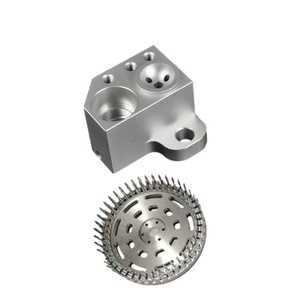 Cubes en laiton massif usinés sur commande par tournage CNC, avec services d'électro-érosion à fil et de brochage, pour bougeoirs - Product Image 1