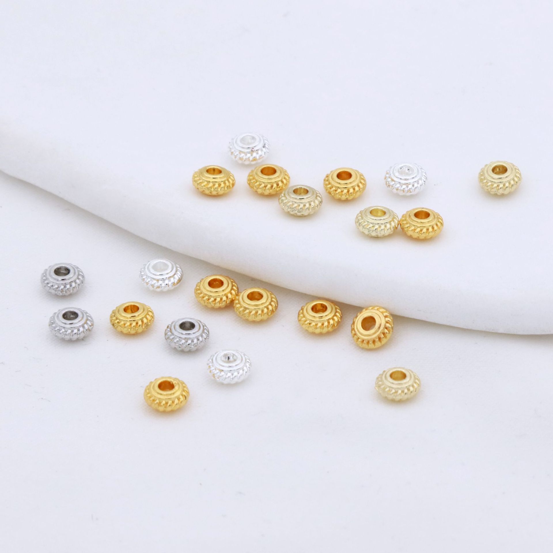 El modelo 7 tiene cuentas espaciadoras de 4 mm para los dientes oblicuos.