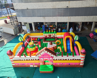 Château gonflable commercial pour événements, avec toboggan, parcours de roues et thème gâteau d'anniversaire, bonbons et anime, idéal pour location promotionnelle