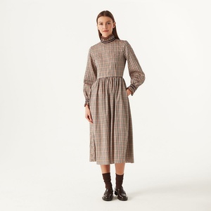 Robes décontractées pour femmes en coton pur à carreaux rétro personnalisables, à manches longues, durables, résistantes aux plis, style artistique plissé - Product Image 2