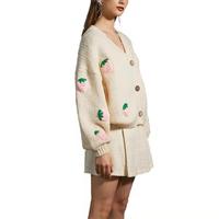 Cardigan en tricot fait main motif fraise style mignon pour femme – Manteaux et pulls tricotés à la main pour femme