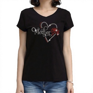 T-shirt en coton noir à col en V et manches courtes pour femme, coupe ample, avec logo frontal et strass en forme de cœur, style vintage, personnalisable - Product Image 5