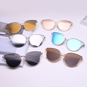 Gafas de Sol para Mujer Qianai, Montura Ovalada, Lentes Azul Hielo, Metal Plateado, 100% Protección UV, Gafas de Sol Modernas - Product Image 4