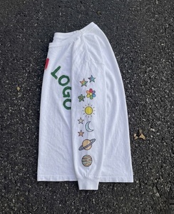 T-shirt à manches longues avec logo personnalisé, motif dessiné à la main, col rond, décontracté, tricoté, coupe classique, blanc pour homme - Product Image 2