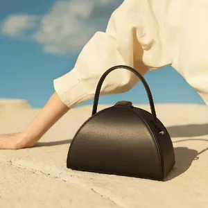 Nouvelle Tendance 2025 : Sac à Main Rétro Géométrique Demi-Cercle pour Femme avec Bretelles et Doublure en Polyester – Sac Bandoulière Messager - Product Image 1