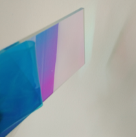 Utilisation de travail d'art de feuille acrylique de couleur d'arc-en-ciel acrylique irisé avec le service de coupe