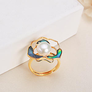 Anillo de Perlas Genuinas Hechas a Mano del Lago Shanxia, Diseño de Lujo Ligero, Anillo de Perlas de Agua Dulce con Camelia, Moda al por Mayor - Product Image 1