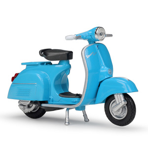 BobbieGoods Modellino in Scala 1:18 WELLY <span class=keywords><strong>Piaggio</strong></span> <span class=keywords><strong>Vespa</strong></span> 1970, Replica in Plastica e Lega della <span class=keywords><strong>Vespa</strong></span> 150, Moto da Esposizione, Regalo, Giocattolo - Product Image 2
