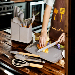 Nuevo juego de utensilios de cocina de silicona de 19 piezas de lujo con mango de madera, juego de electrodomésticos de acero para hornear de 19 piezas para Cocinar en casa - Product Image 2