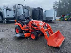 รถแทรกเตอร์คูโบต้า L3302 HST ขับเคลื่อน 4 ล้อ เครื่องยนต์ดีเซล เกียร์อัตโนมัติ พร้อมปั๊มและชุดเกียร์ สำหรับใช้งานในฟาร์ม รถแทรกเตอร์ตักดินใหม่ - Product Image 4