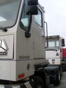 Sinowalk HOVA 4x2 — <span class=keywords><strong>camion</strong></span>, terminal, tracteur, port de tête, TRANSMISSION automatique, à <span class=keywords><strong>prix</strong></span> bas, 266hp, usine en chine - Product Image 5