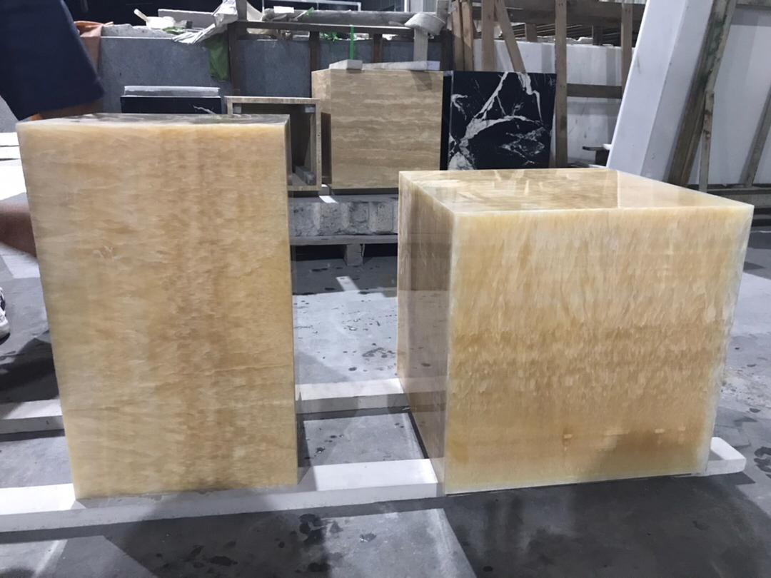 โอนิกซ์น้ำผึ้ง