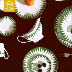 Ensemble d'assiettes en porcelaine fine écologique moderne, vaisselle en porcelaine de style européen, vaisselle réutilisable pour les dîners et les cuisines - Product Image 5