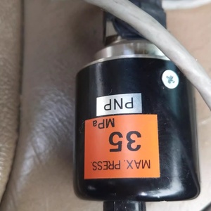 Pressostat 24V 0~35MPA d'occasion ESPF-H3-HN-30 ESPFH3HN30 - Product Image 3