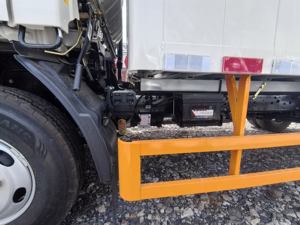 Camión pequeño 4x2 con caja diésel para transporte comercial urbano - Product Image 2