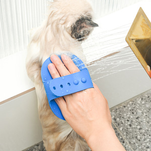 Brosse de bain pour animaux Meianju, gants de massage TPR pour le bain et les soins des chats et des chiens - Product Image 2